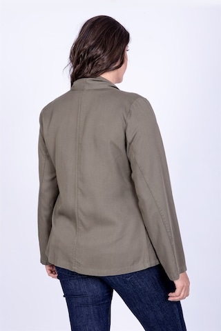 Önü Volanlı Apoletli Hırka