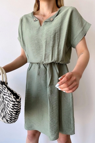 Kadın Haki Kısa Kol, Kalp Yaka, Dokulu Desen, Bele Oturan, Aerobin Lastikli Bel Midi Elbise Haki