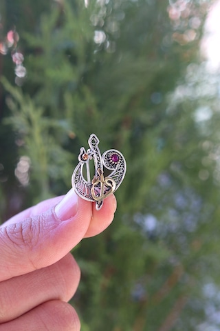 Midyat Nurtaş Gümüş Yakut Taşlı Elif Vav Model 925 Ayar Gümüş Oksitli Telkari Broş 201023408 Gümüş