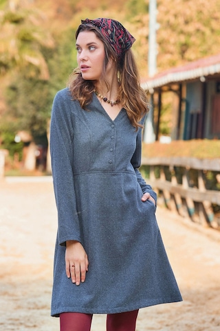 Hakim Yaka Düğme Detaylı Bağlamalı Uzun Kollu Elbise Desenli