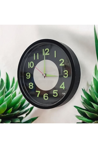 Fosforlu Kabartma Rakam Küçük Çocuk Odası Siyah Duvar Saati Çap 22 Cm Siyah