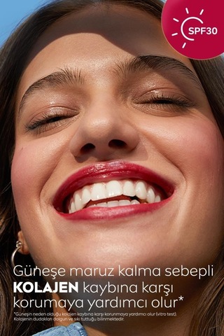 Nivea 3'ü 1 Arada Nemlendirici Dudak Bakım Kremi Red 4.8 G