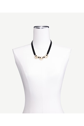 Yargıcı Metal Uç Detaylı Siyah Kolye 25kkbj8051x 001 Renkli