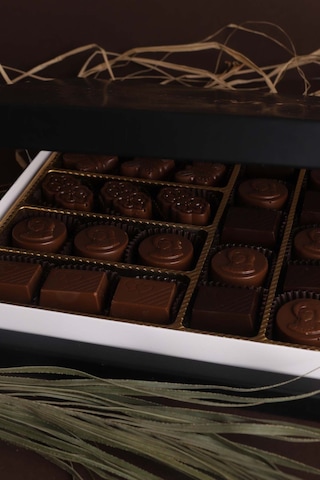 Moon Chocolate Special Handmade Dolgulu Çikolata 40'lı