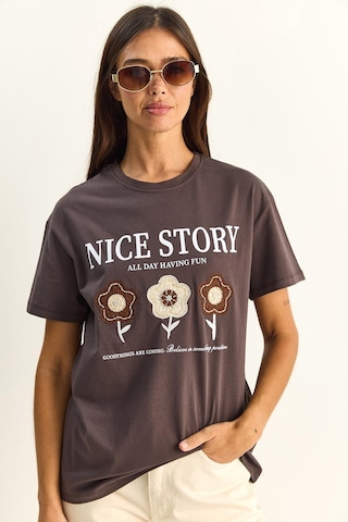 Shade Kadın Nice Story Yazı Ve Nakış Detaylı Relaxed Fit T-shirt 7635 60286116 - Kahverengi