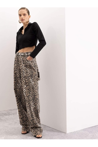 Defacto Siyah Fitted Vucuda Oturan Gömlek Yaka Fermuarlı Bengalin Uzun Kollu Crop Basic Düz Bluz C5037AX24AUBK27