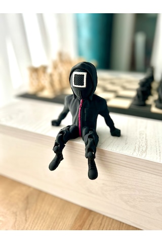 Squid Game Subay Figürü - 10cm