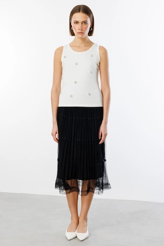 On Fashion Taşlı Kolsuz V Yaka Kadın Bluz 25y.on.blz.51384.01 Ekru