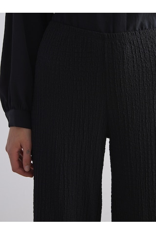 Lcw Modest Siyah Beli Lastikli Dokulu Geniş Paça Kadın Pantolon