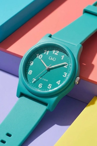 Q&q Qcg2221 Jade Green Rakamlı Silikon Kordonlu 38 Mm Su Geçirmez Unisex Kol Saati Yeşil