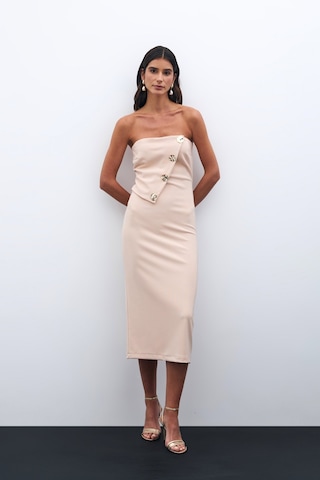 Sateen Düğme Aksesuarlı Straplez Elbise - Bej-135535 Bej