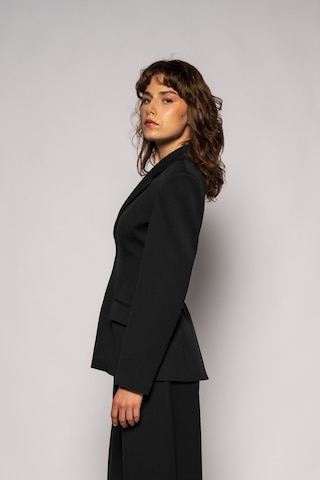 Thalure Kadın Siyah Agraflı Bele Oturan Blazer