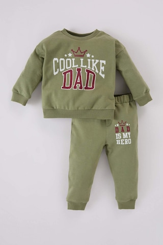 DeFacto Erkek Bebek 2'li Takım Bisiklet Yaka Baskılı Sweatshirt Beli Lastikli Alt D6768A524WNKH461 Haki