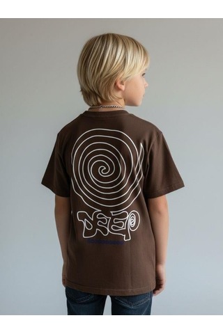 Zekids Erkek Çocuk Sırt Baskılı Tasarım T-shirt-16955 Kahverengi