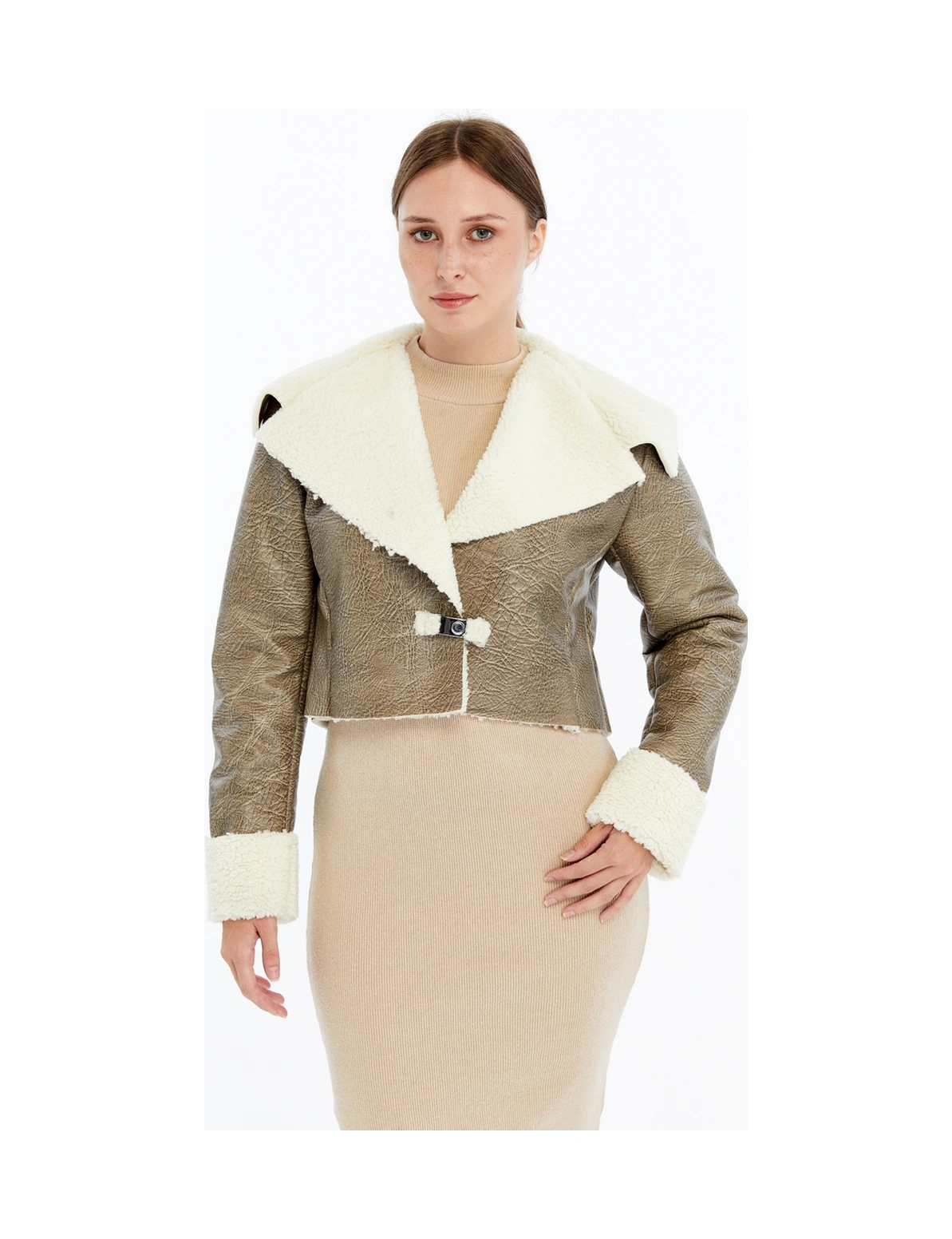 Kadın Oversize Deri Mont Kürklü Ceket Niş Kompakt Tasarım Günlük Spor Görünüm Gri