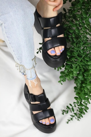 Asmi Shoes Kadın Mikeno Üç Biyeli Toka Detaylı Kalın Taban Ortopedik Terlik Siyah Siyah