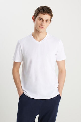 AC&Co / Altınyıldız Classics Erkek Lacı Beyaz Pamuklu Rahat V Yaka Beli Lastikli Cepli Pijama Takımı Lacı Beyaz Lacivert - Beyaz