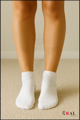 Kral Socks Kadın Bambu Çorap 6 Çift Renkli Hediye Kutulu Patik Kadın Çorap Beyaz