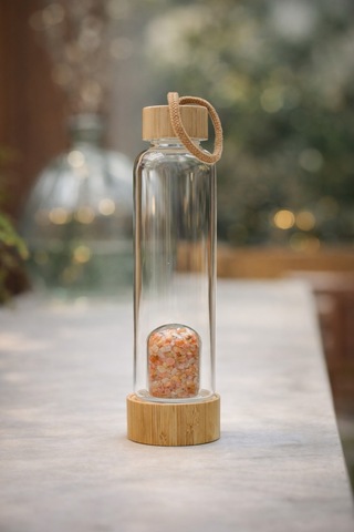 Sarı Adventurin Doğal Taş Bambu Kapaklı Cam Su Matarası - 550 Ml - Özel Kılıflı Beyaz