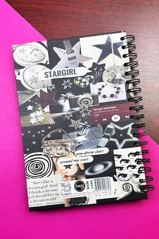 Star Gril Tasarıımlı Spiralli Sticker'lı Tarihsiz Konuşan Ajanda Haftalık Planlayıcı Defter Çok Renkli