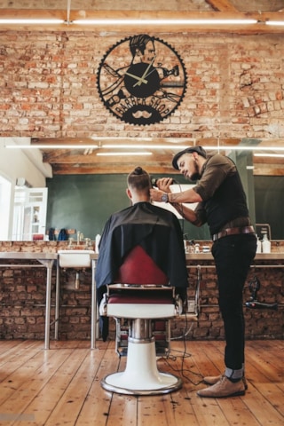 Berber Kuaför Duvar Saati Mdf Duvar Dekorasyon Lazer Kesim 32x32