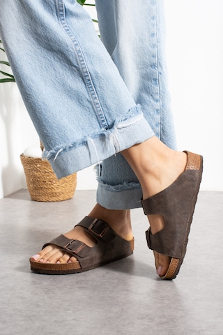 Stwenn Çift Tokalı Ortopedik Taban Terlik Unisex Günlük Rahat Kaymaz Taban Yazlık Sandalet Kahverengi