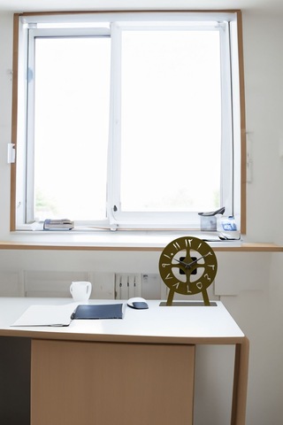 Arabic Model Metal Lazer Kesim Akar Sessiz Mekanizmalı Masa Saati Gold