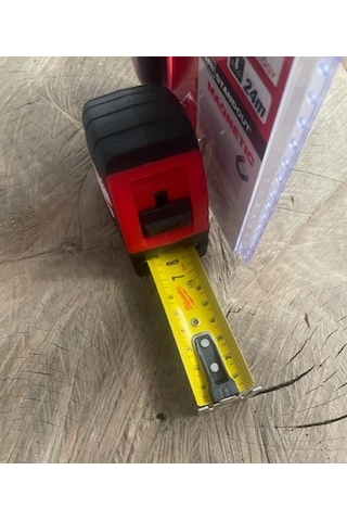 Milwaukee 5metre Çelik Şerit Metre Mıknatıslı 5 28mm Kola Açacak 18cm 5metre