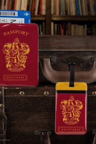 Cinereplicas Harry Potter Gryffindor Pasaport Kılıfı Ve Valiz Etiketi Seti Kartlık Cüzdan Kırmızı