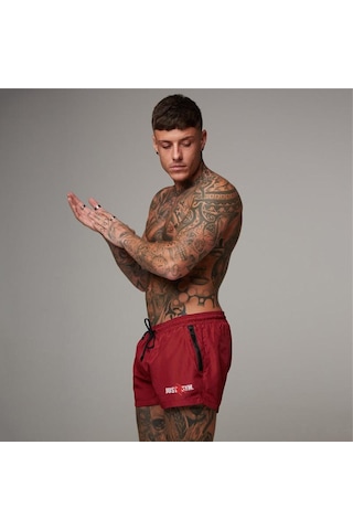 Kırmızı Muscleguys Yaz Rahat Plaj Kısa Erkekler İçin Günlük Ince Erkek Şort Ter Koşu Fitness Şortu Moda Baskı Spor Salonu Vücut Geliştirme Kısa Pantolon Kırmızı