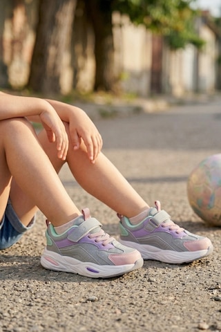 In Step Pixel Fun Kız Çocuk Spor Ayakkabı - Gri Pembe Detaylı, Cırt Cırtlı Gri - Pembe