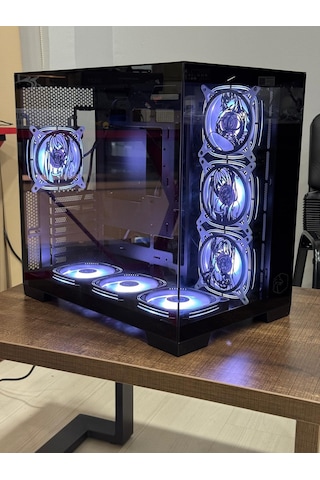 Gametech Anime Karakterli 7 Rgb Fanlı Akvaryum Kasa Siyah