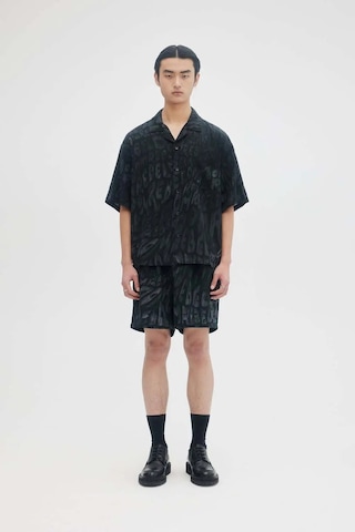 Waves Kamp Yaka Gömlek - %70 Rayon, %30 Tencel, Özgün Domrebel Desenli Kısa Kollu Siyah