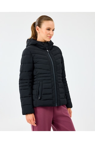 Skechers W Fitted Hoodie Puffer Jacket Kadın Siyah Mont S2520203-3817 Siyah