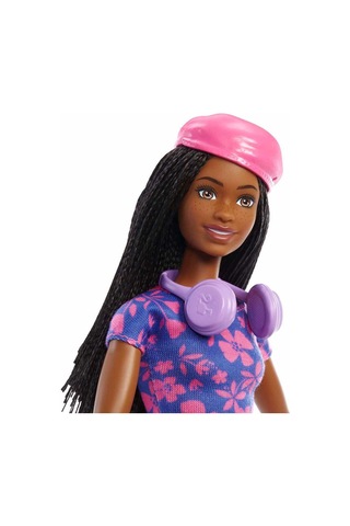 Barbie Brooklyn Seyahatte Bebeği ve Aksesuarları HGX55