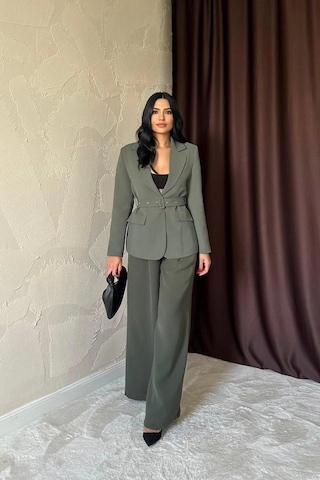 Haki Cep Kapaklı Ve Kemerli Ceket Haki