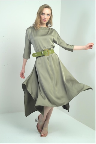 By Saygı Kadın Çeyrek Kollu Beli Kemerli Asimetrik Krep Saten Midi Elbise-40625 Olive
