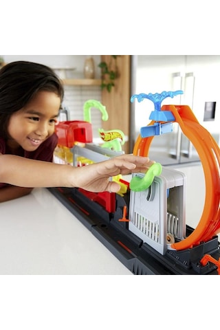 Hot Wheels Ahtapot ile Araba Yıkama Seti  Gtt96