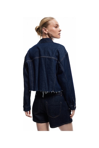Koton Pamuklu Normal Bel Asimetrik Kesim Düğmeli Denim Şort Etek Koyu İndigo 7wal70002md
