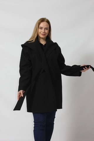 Moda Berray Kuşaklı Yandan Bağlama Detaylı Kapüşonlu Kaşe Kaban Siyah