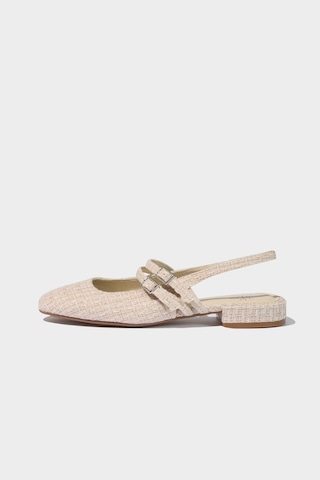 DeFacto Kadın Düz Taban Balerin Sandalet D8964AX25SMBG123 Bej