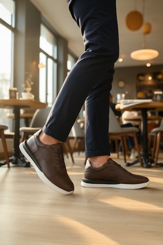 Enoch Erkek Sneaker - Kontrast Detaylı Yumuşak Deri Dokulu Şehir Ayakkabısı Ve Esnek Tabanlı Yürüyüş Ayakkabısı Taba