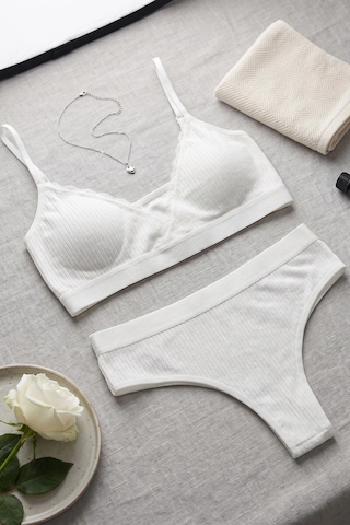 Hepsibayi Kadın Ekru Çıkarılabilir Pedli Fitilli Dantelli Bralet Takımı