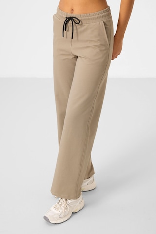 Koyu Bej Dik Yaka Fermuarlı Pamuklu Kadın Eşofman Tunik Takım - 95346 Bej