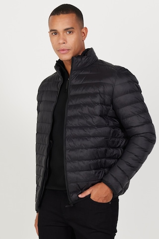 Erkek Sıyah Standart Fit Normal Kesim Dik Yaka Mont Siyah