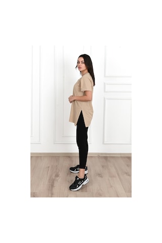 Kadın V Yaka Yırtmaçlı T-shirt 8783-22 001