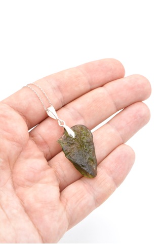 Gümüş Zincirli Moldavit Taşı Kolye Ucu 5 Gr Yeşil