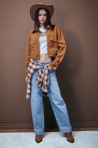 DeFacto Coool Crop Dik Yaka Fermuarlı Cepli Gabardin Ceket E4029AX25SPBG633 Bej