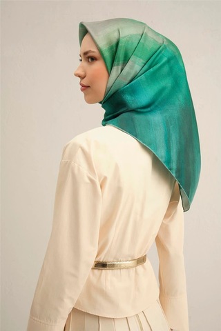 Armine 2025 İlkbahar - Yaz - Dj Saf İpek Eşarp Sura -9308d02 - 90 X 90 / Zümrüt 83 Zümrüt 83