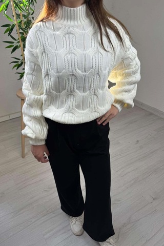 Explode - Kadın Beyaz Yarım Boğazlı Örgülü Oversize Triko Kazak Beyaz
